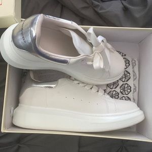 Alexander McQueens/ Silver